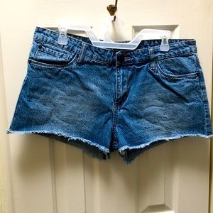 Denim cutoff shorts, 32